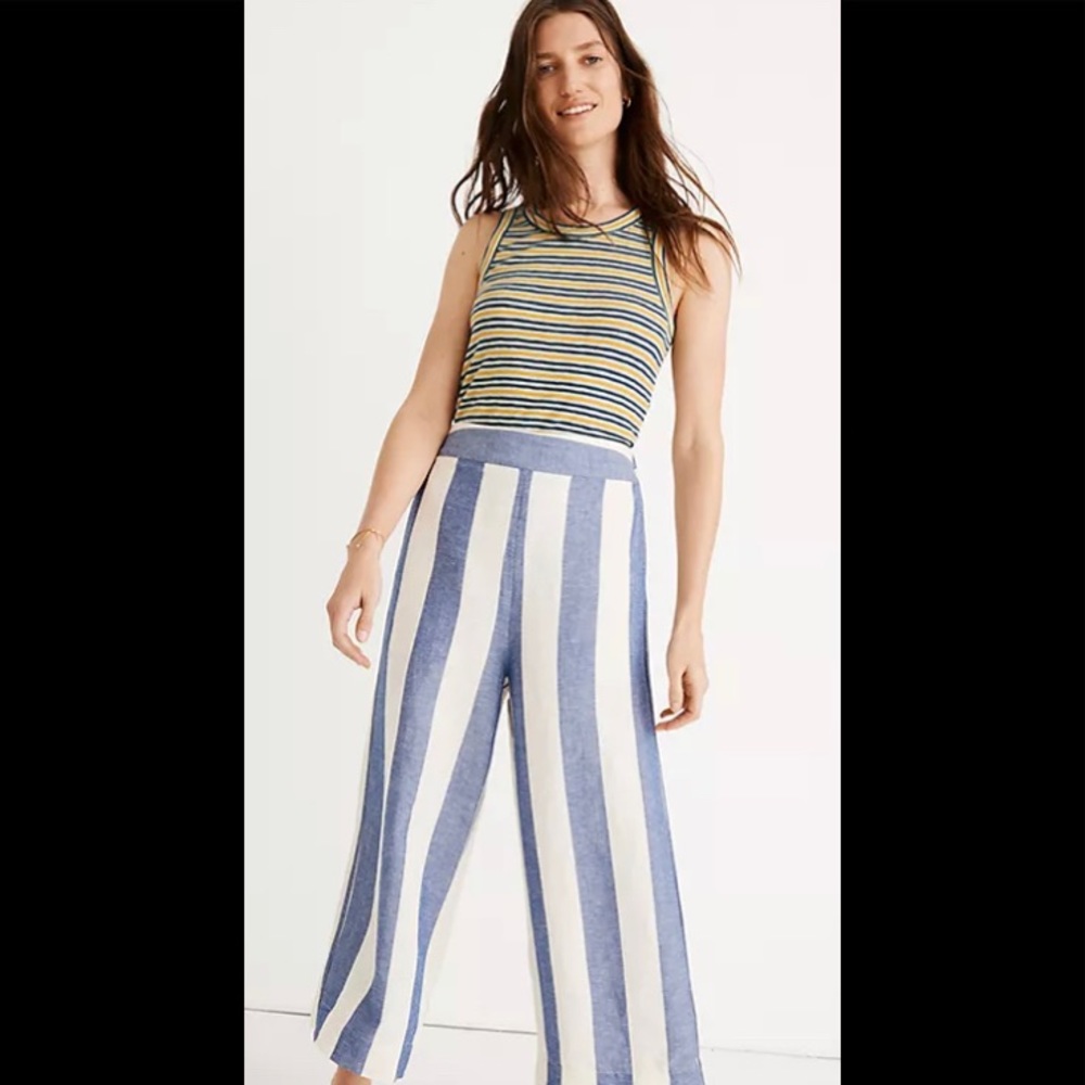 Madewell’s Huston pull-on crop pant in navy stripe. Linen and viscose. EUC.